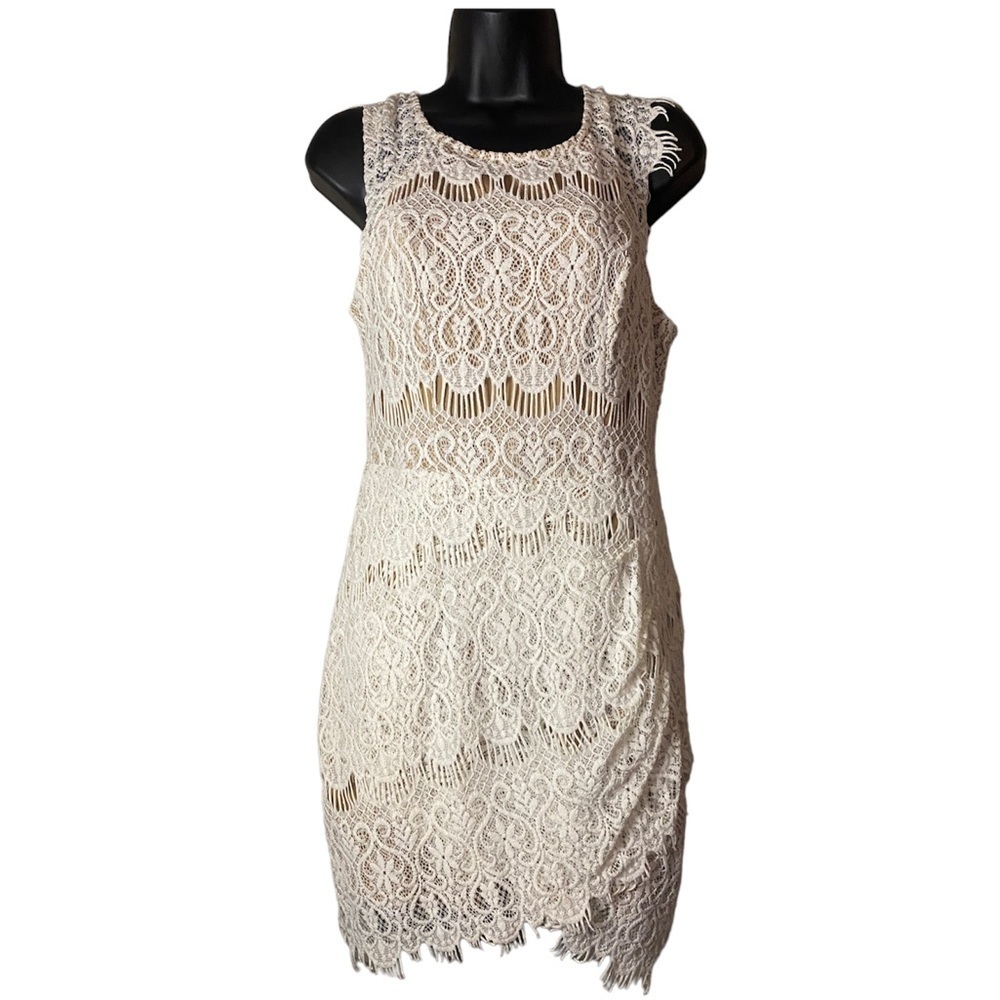 Aakaa White Lace Sleeveless Mini Bodycon Dress